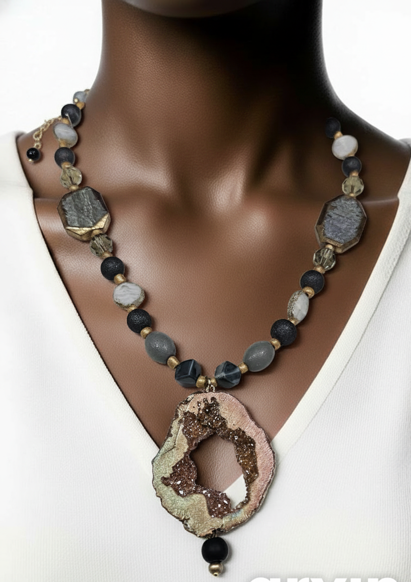 Druzy Pendant Beaded Necklace