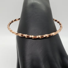 Load image into Gallery viewer, Copper Twist Closed Bracelet